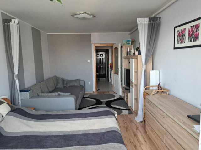 Eladó panellakás, Debrecenben, Borbíró téren 69.9 M Ft