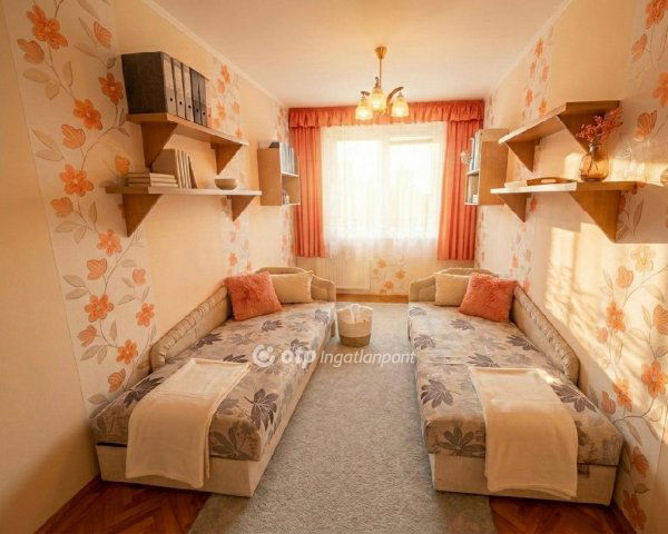 Eladó panellakás, Nyíregyházán 36.9 M Ft, 2 szobás