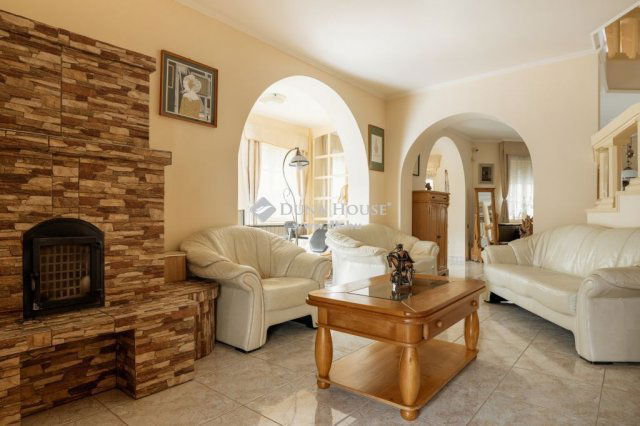 Eladó családi ház, Debrecenben 365 M Ft, 5 szobás