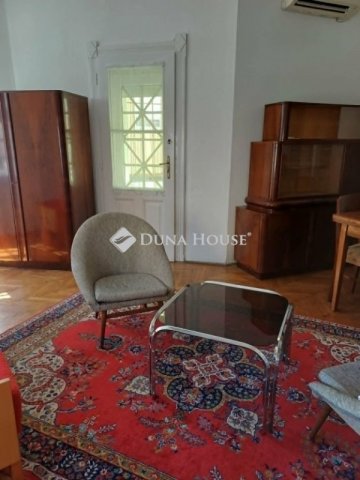 Kiadó téglalakás, albérlet, Pécsett 170 E Ft / hó, 2 szobás