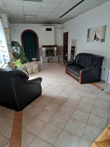 Eladó családi ház, Mohácson, Eszéki úton 104.9 M Ft, 6 szobás