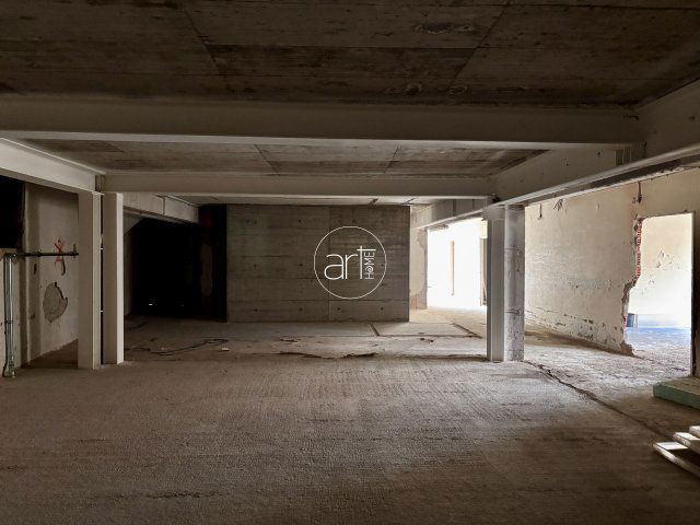 Kiadó iroda, Szegeden, Dugonics téren 1109 E Ft / hó