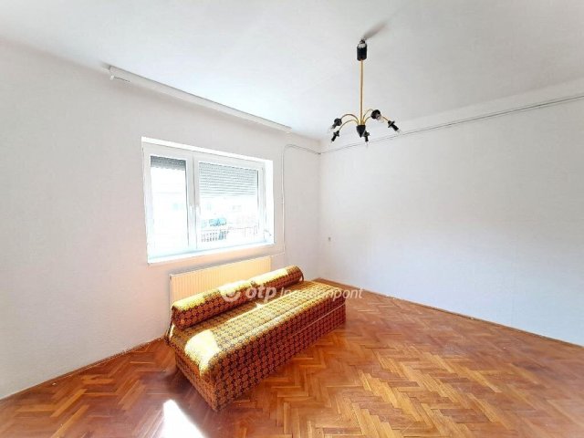 Eladó családi ház, Abonyban 36.9 M Ft, 3 szobás