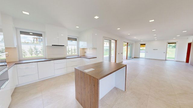 Eladó családi ház, Cserszegtomajon 275 M Ft, 4 szobás