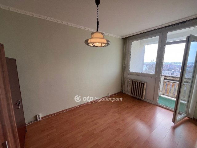 Eladó panellakás, Szegeden 49.5 M Ft, 2 szobás