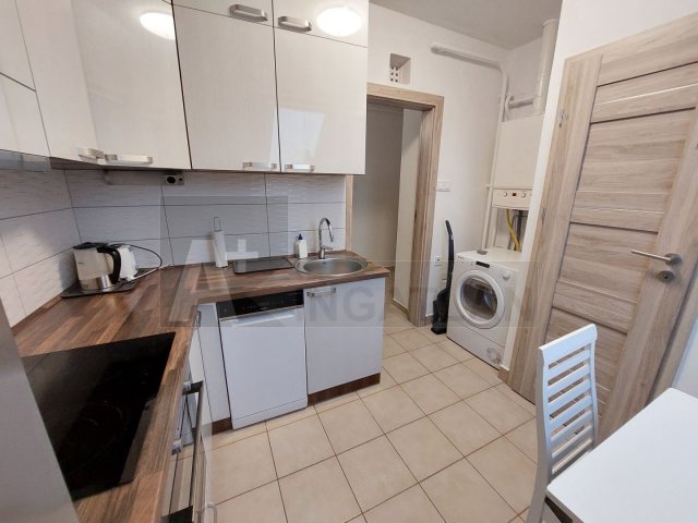 Kiadó téglalakás, albérlet, Szegeden 240 E Ft / hó, 3 szobás