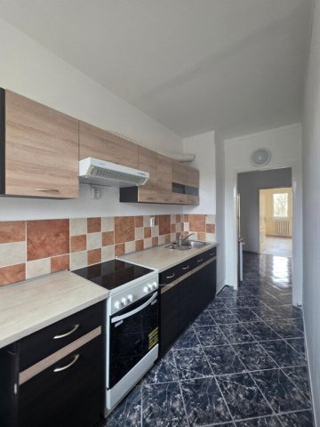 Eladó panellakás, Ajkán 41.59 M Ft, 2 szobás