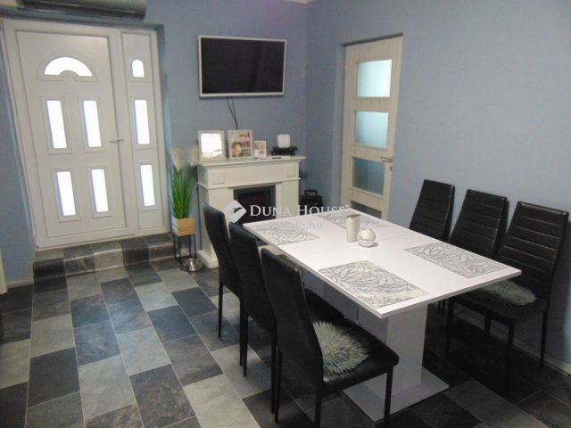 Eladó téglalakás, Szentlőrincen 25 M Ft, 3 szobás