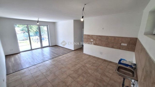 Eladó ikerház, Hernádon 73.5 M Ft, 5 szobás