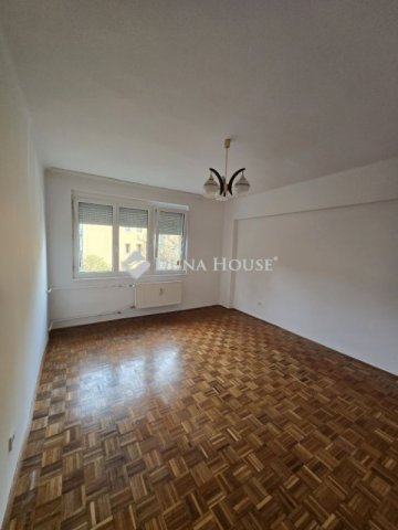 Eladó téglalakás, Várpalotán 47 M Ft, 2 szobás