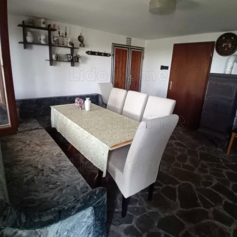 Kiadó családi ház, albérlet, Karádon 200 E Ft / hó, 2 szobás