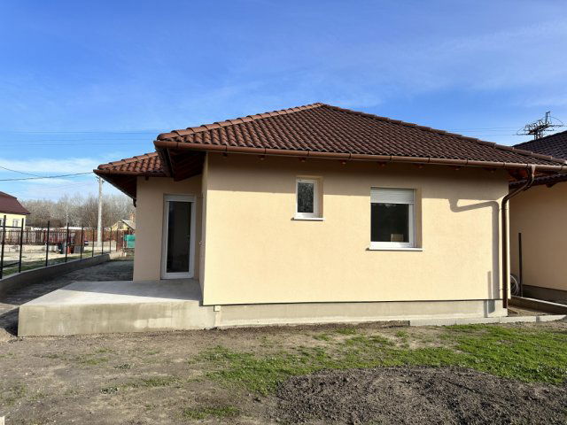 Eladó ikerház, Bugyin 90.5 M Ft, 4 szobás / költözzbe.hu