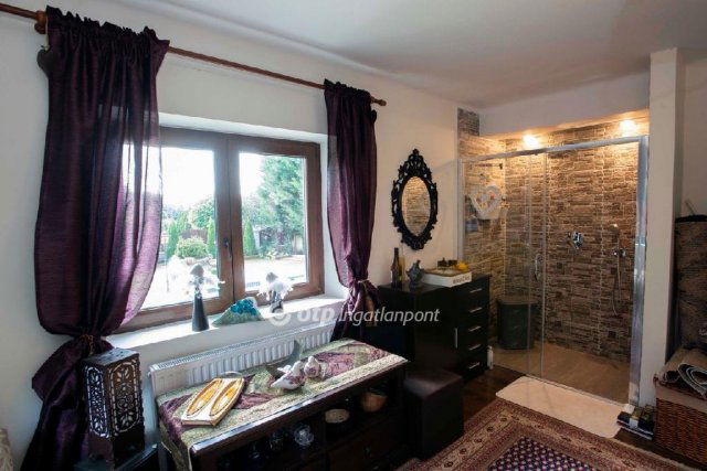 Eladó családi ház, Budapesten, II. kerületben 295 M Ft