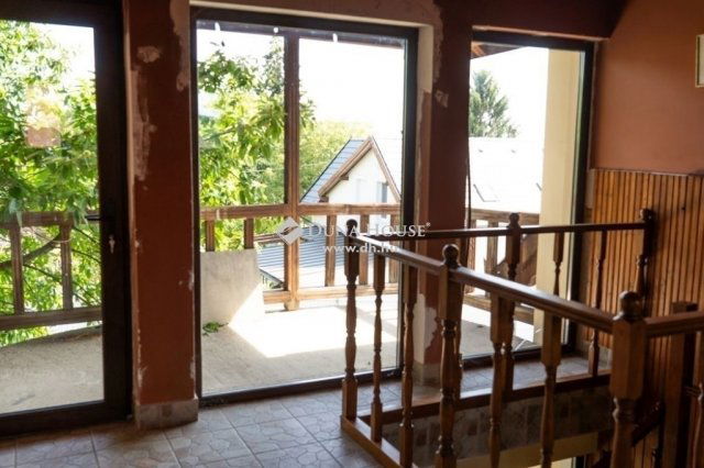Eladó családi ház, Gödöllőn 169 M Ft, 11 szobás