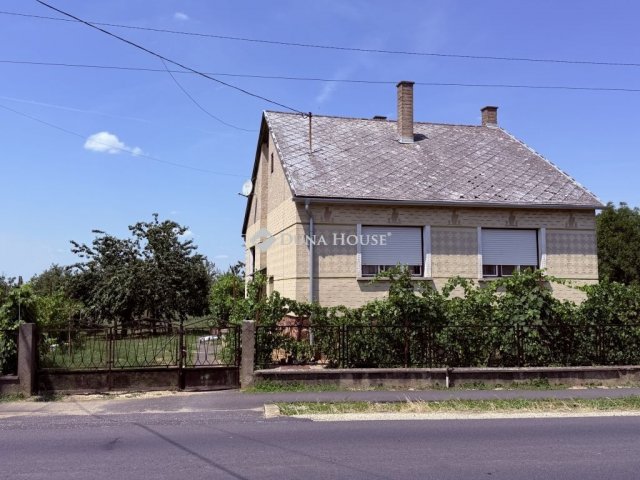 Eladó családi ház, Molnaszecsődön 42.9 M Ft, 3 szobás