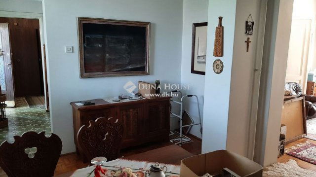 Eladó családi ház, Esztergomban 89.9 M Ft, 3 szobás