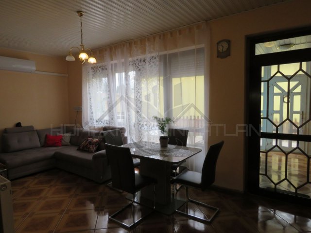Eladó ikerház, Győrött 72 M Ft, 4 szobás / költözzbe.hu