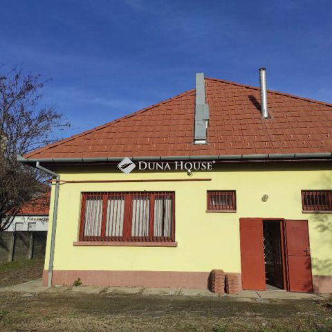 Eladó üzlethelyiség, Csanádapácán, Batthyány Lajos úton