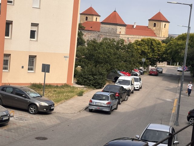 Eladó téglalakás, Várpalotán, Újlaky úton 33 M Ft, 1 szobás