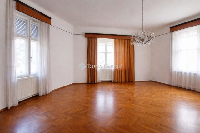 Eladó téglalakás, Budapesten, VIII. kerületben 172.2 M Ft