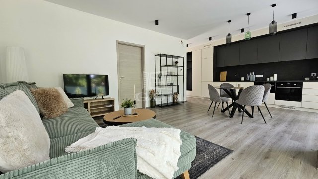 Eladó téglalakás, Balatonfenyvesen 93 M Ft, 2 szobás