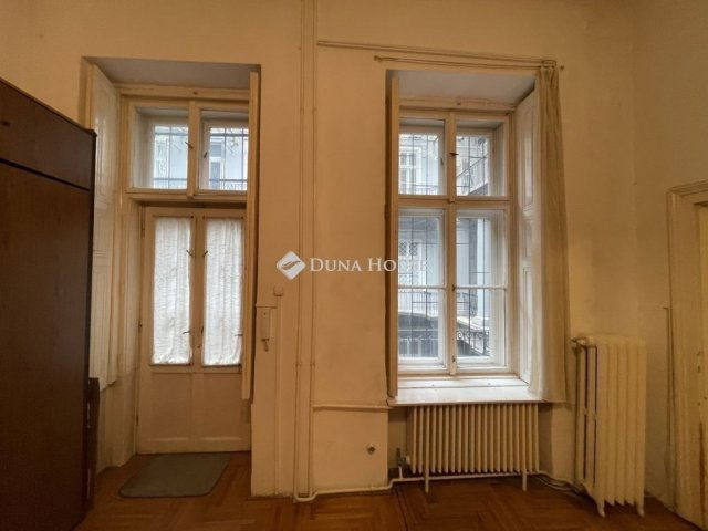 Eladó téglalakás, Budapesten, V. kerületben 189.9 M Ft, 4 szobás