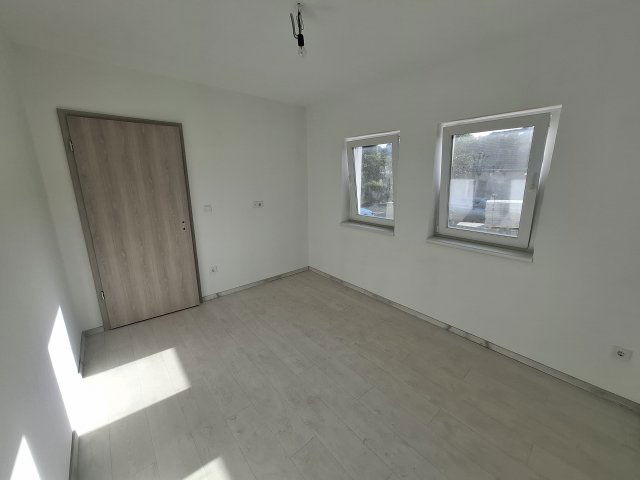 Eladó ikerház, Szentmártonkátán, Bata Sámuel utcában 76.4 M Ft