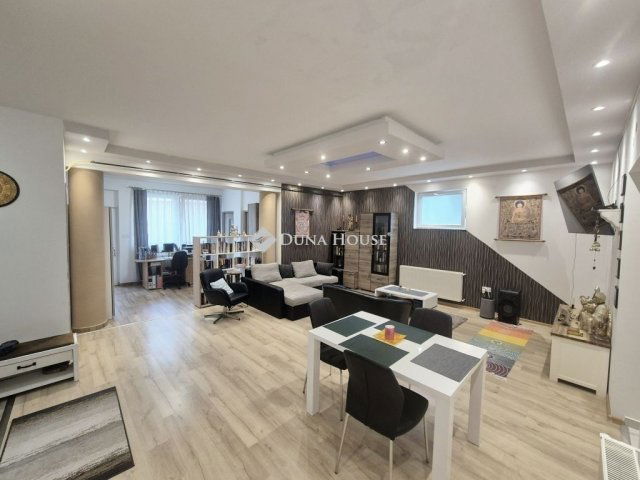 Eladó családi ház, Hernádon 119 M Ft, 9 szobás