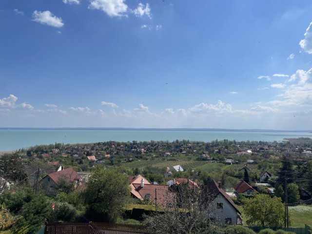 Eladó családi ház, Alsóörsön 249 M Ft, 2+4 szobás