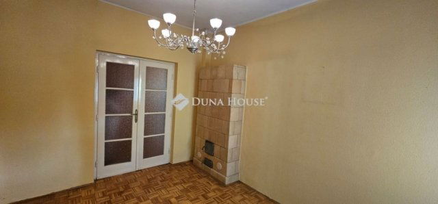 Eladó családi ház, Tápiószecsőn 74.9 M Ft, 5 szobás