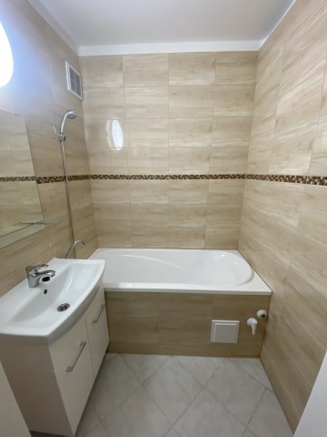 Eladó panellakás, Szegeden 59.99 M Ft, 3 szobás