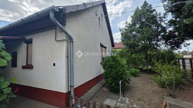 Eladó családi ház, Farmoson 25 M Ft, 2 szobás