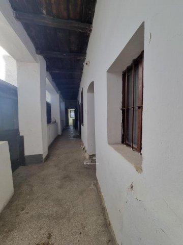 Eladó családi ház, Egyházaskeszőn 14 M Ft, 4+2 szobás