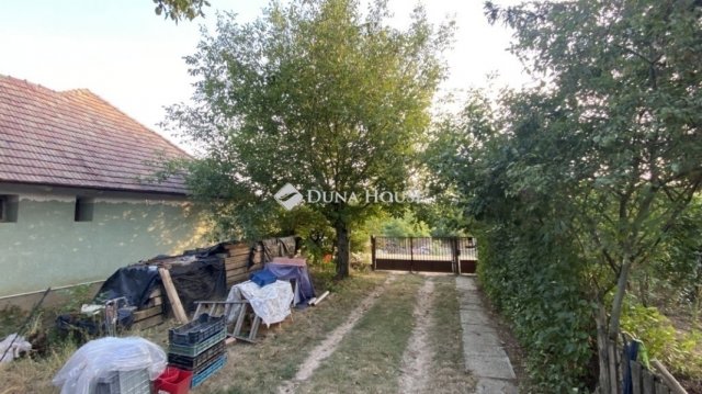 Eladó családi ház, Gombán 25 M Ft, 1 szobás