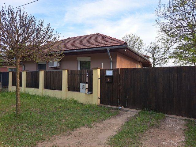 Eladó családi ház, Pilisen, Nap utcában 26.5 M Ft, 2+1 szobás