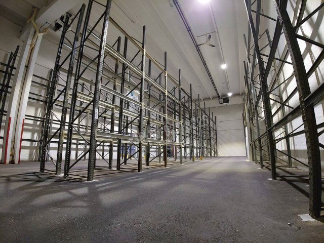 Kiadó ipari ingatlan, Győrött 5238 E Ft / hó