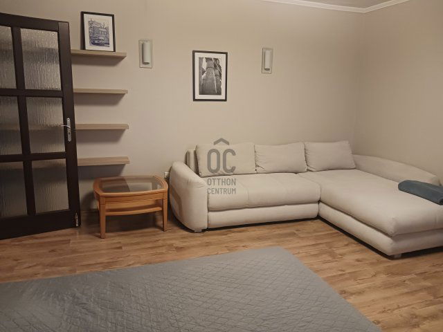 Kiadó panellakás, albérlet, Veszprémben 180 E Ft / hó, 2 szobás