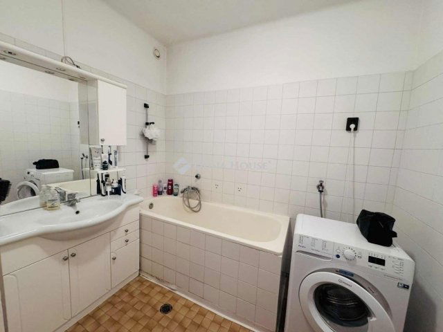 Eladó téglalakás, Pécsett 57.99 M Ft, 3 szobás