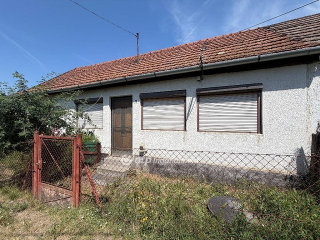 Eladó ikerház, Bátonyterenyén 4.9 M Ft, 2 szobás