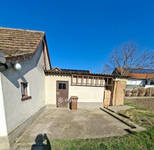 Eladó családi ház, Nagyvenyimen 28 M Ft, 2 szobás