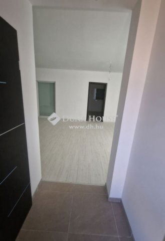 Eladó ikerház, Szigetszentmiklóson 104.9 M Ft, 5 szobás