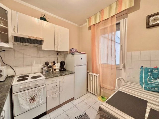 Eladó panellakás, Pécsett, Nagy Ferenc téren 41.9 M Ft, 2 szobás