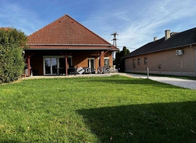 Eladó családi ház, Görcsönyben 74.9 M Ft, 4 szobás
