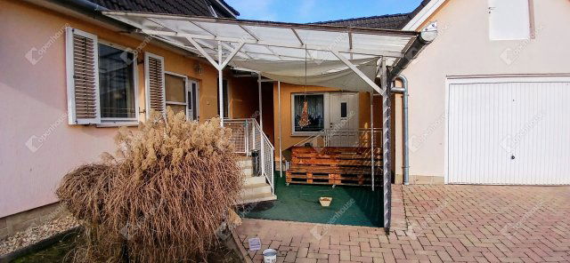 Eladó családi ház, Vasboldogasszonyon 85 M Ft, 6 szobás