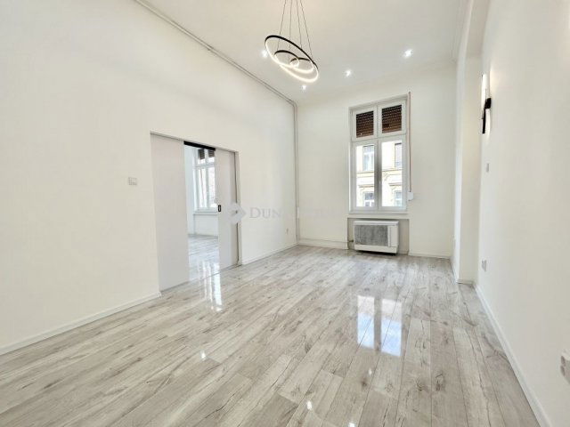 Eladó téglalakás, Budapesten, VII. kerületben 79.9 M Ft