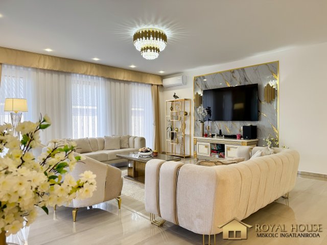 Eladó családi ház, Felsőzsolcán, Árpád Fejedelem útján