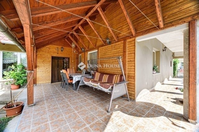 Eladó családi ház, Szegeden 129 M Ft, 7 szobás