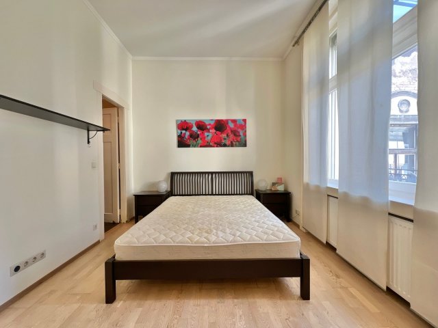 Eladó téglalakás, VI. kerületben, Székely Mihály utcában