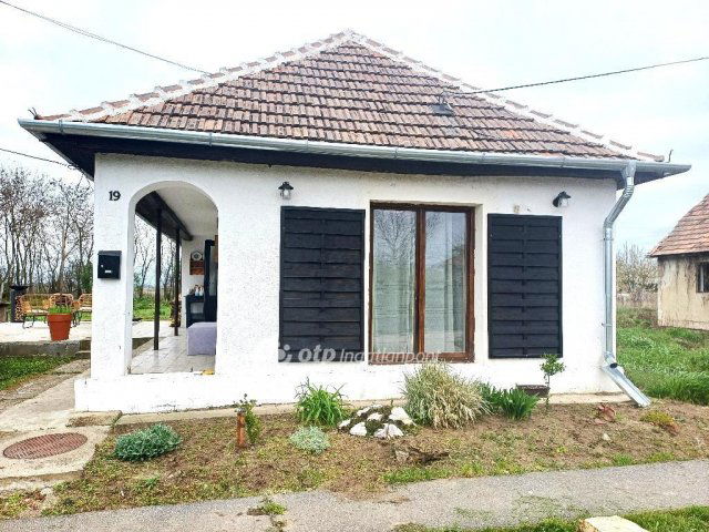 Eladó családi ház, Tiszatardoson 21.5 M Ft, 2 szobás