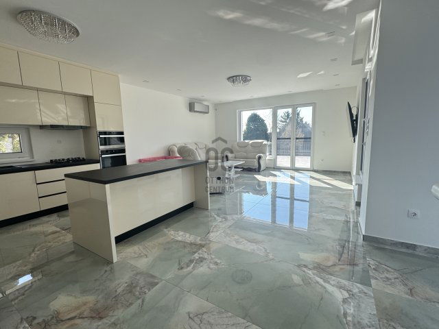 Eladó családi ház, Szentendrén 225 M Ft, 5 szobás